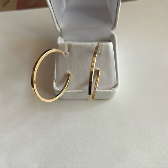 3/$20 Gold Tone Thin Smooth Circular Hoop Stud Earrings 1” Pierced - Picture 2 of 3